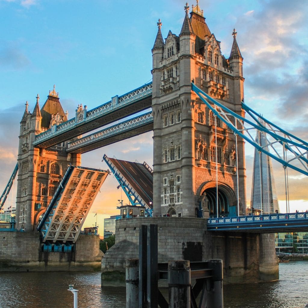 Tower-Bridge-London-min