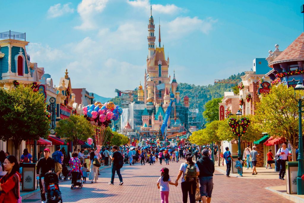 5 Ways How To Avoid Long Lines At Disneyland